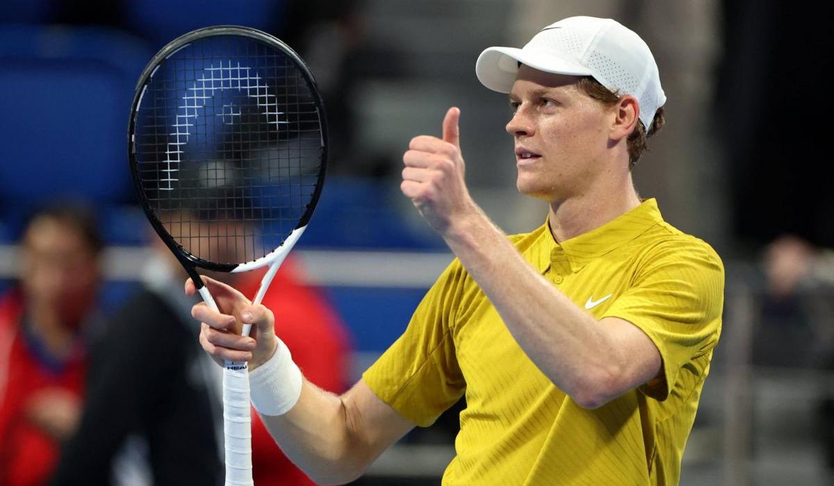 يانيك سينر يبدأ مشواره في بطولة قطر المفتوحة للتنس بفوز سهل | بالفيديو