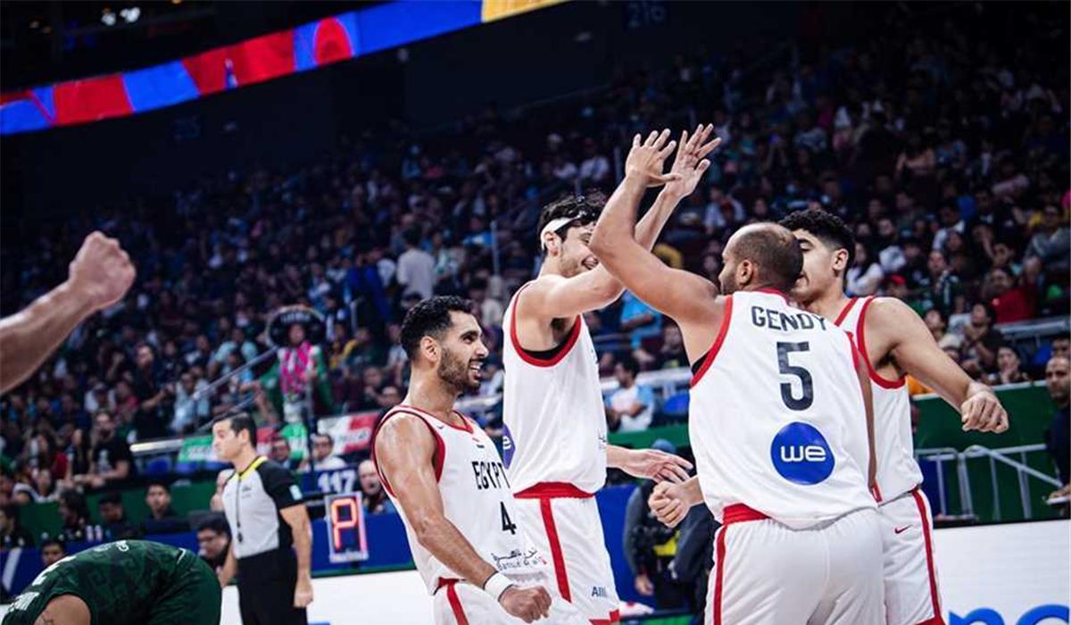 انطلاق معسكر منتخب مصر لكرة السلة في برج العرب