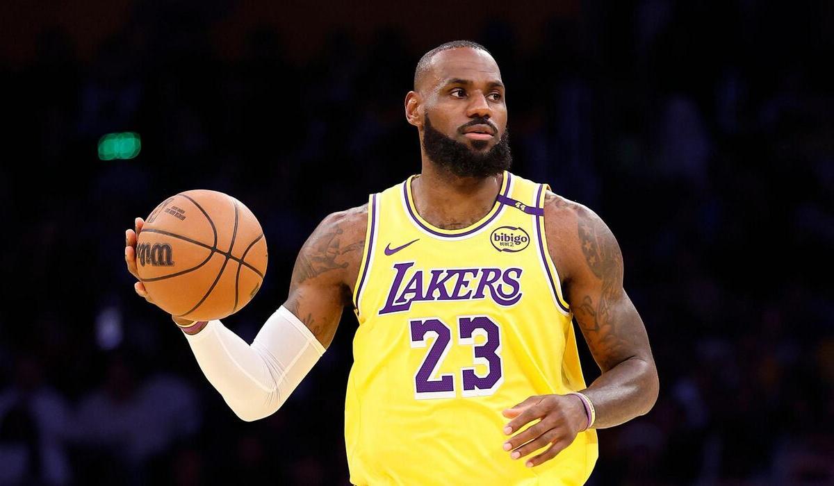 ليبرون جيمس يحقق رقما قياسيا جديدا رغم خسارة ليكرز أمام سيلتكس
