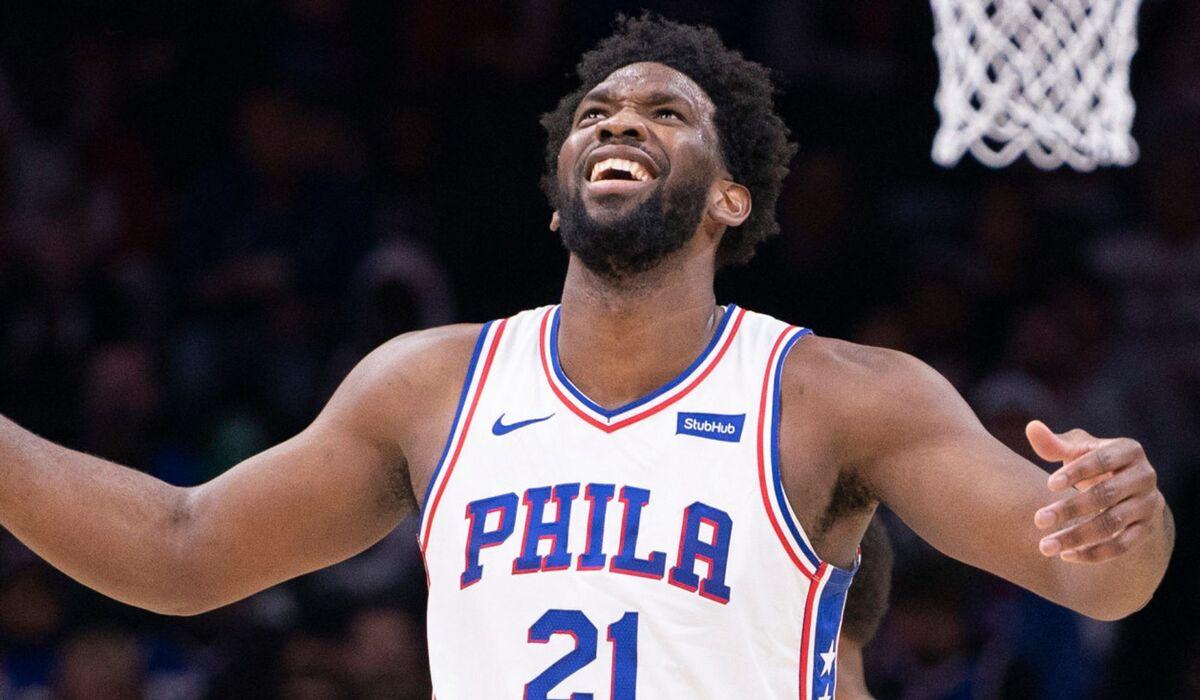 NBA... جويل إمبيد خارج حسابات فيلادلفيا مؤقتا بعد إصابته