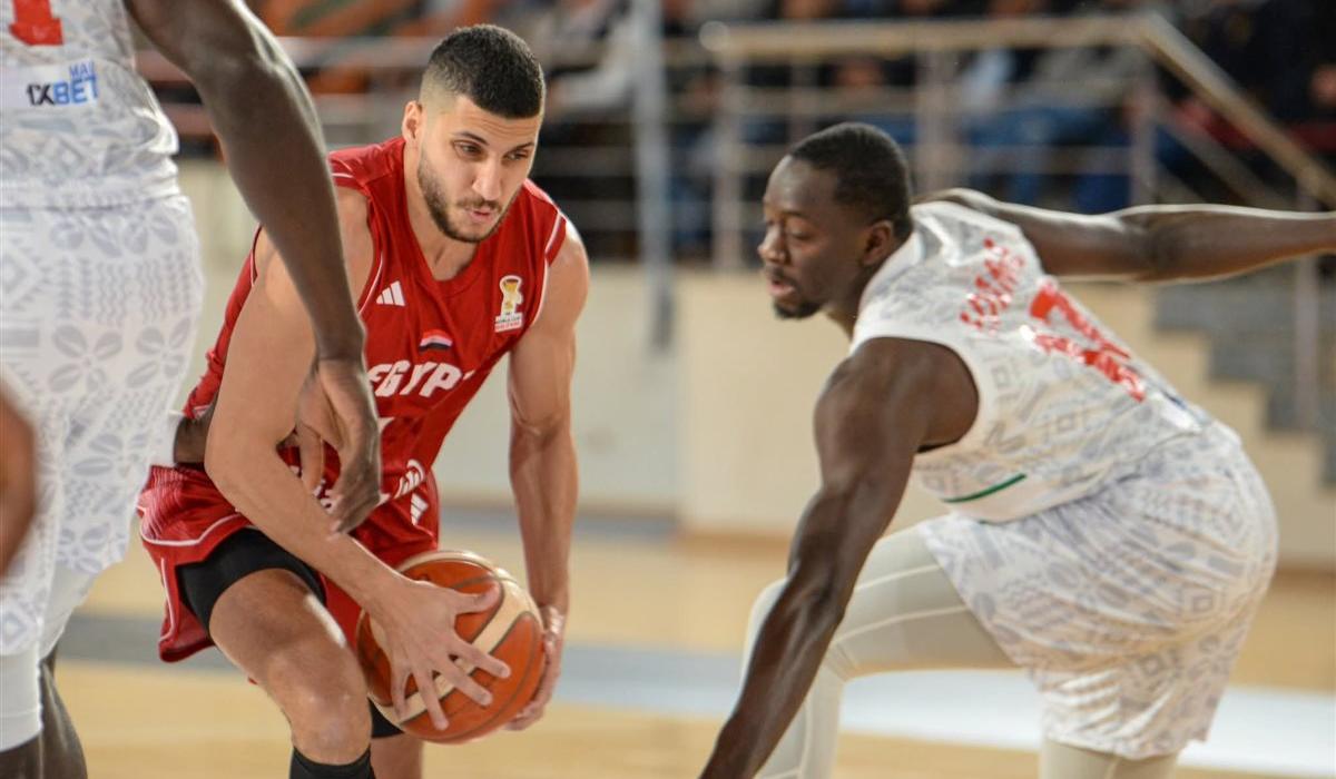 منتخب مصر لكرة السلة يختتم المرحلة الثانية بالتصفيات بفوز عريض على أوغندا