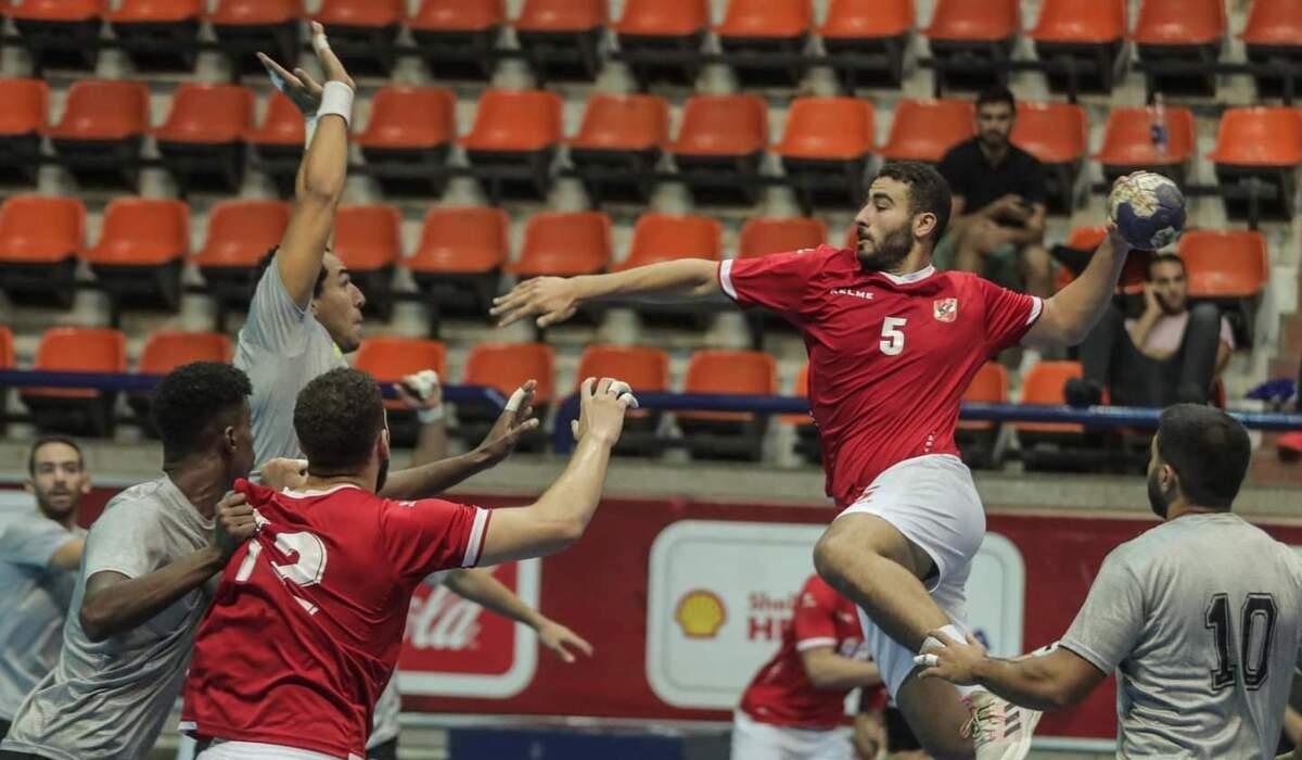 الأهلي يحلق في صدارة دوري محترفي اليد بعد خمس جولات من مرحلة الحسم