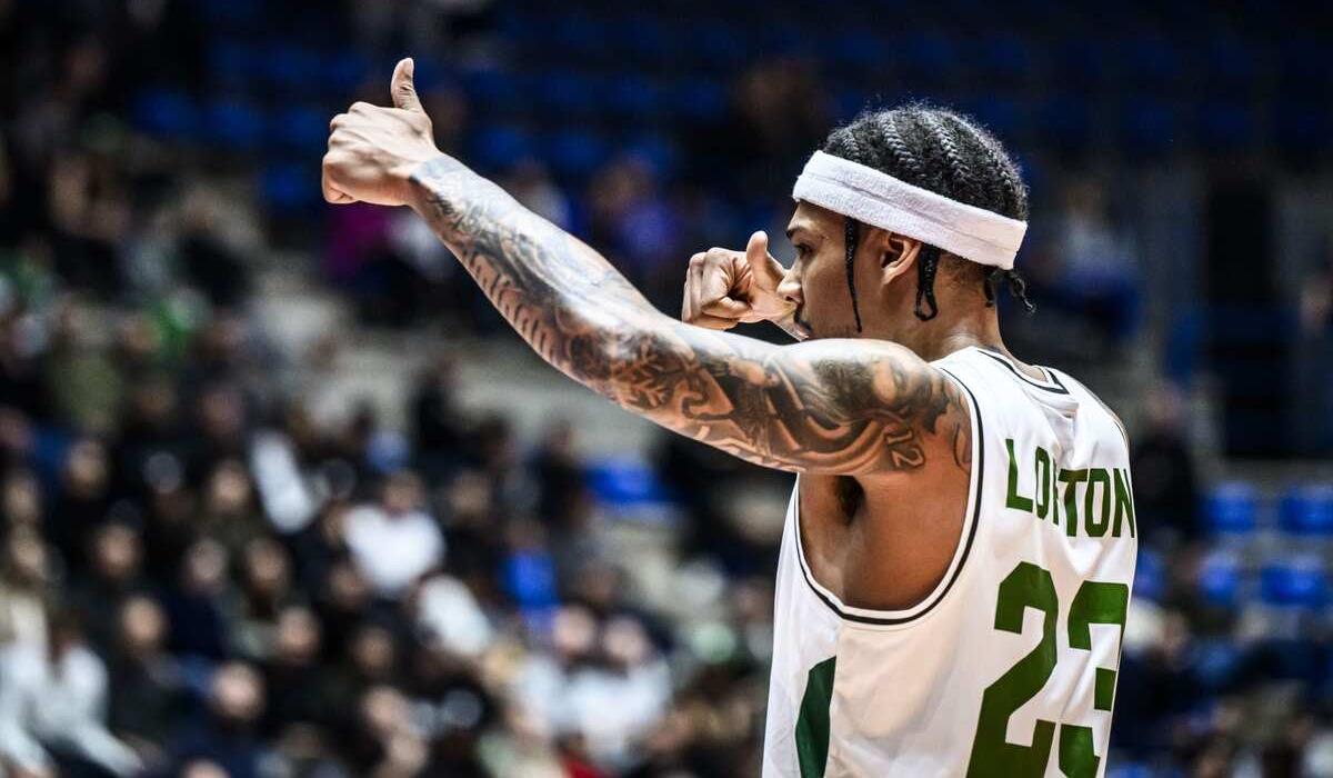 زاك لوفتون ينضم لرجال سلة الأهلي استعدادا لبطولة إفريقيا