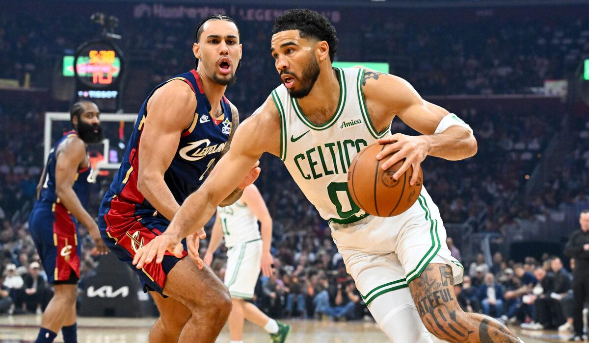 صراع مشتعل في ترتيب الـNBA.. بوسطن ودنفر في الصدارة والليكرز واريورز يقاتلان للتأهل | بالفيديو