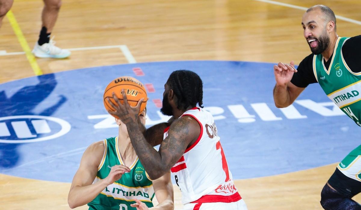 الزمالك يقلب الطاولة على الاتحاد ويفتتح نصف نهائي سوبر السلة بفوز مثير