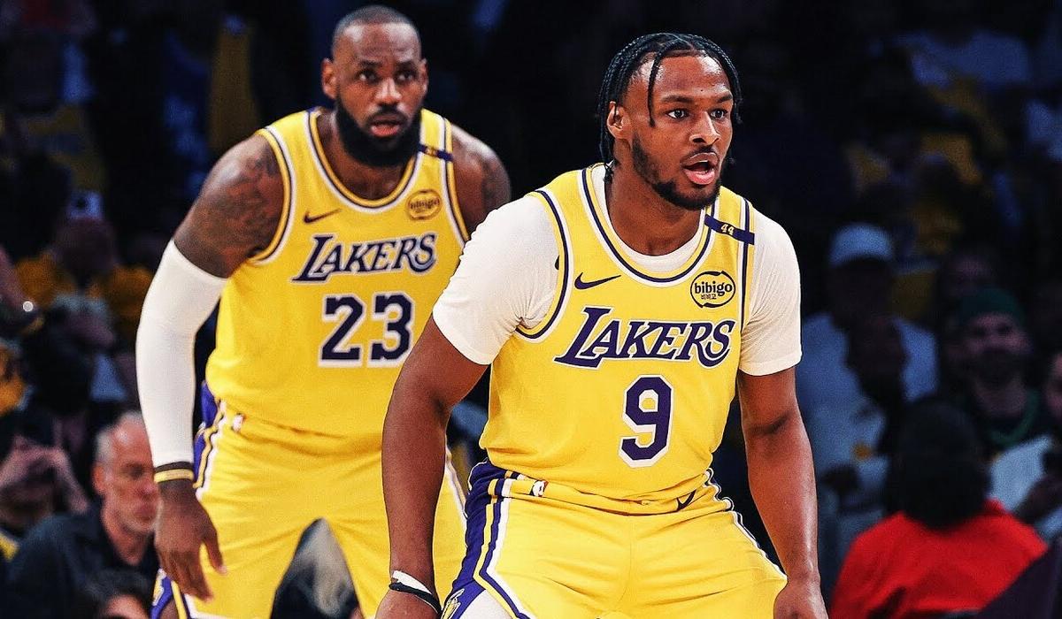 ليبرون وبروني يصنعان التاريخ بأول أسيست من أب لابنه في الـNBA | شاهد