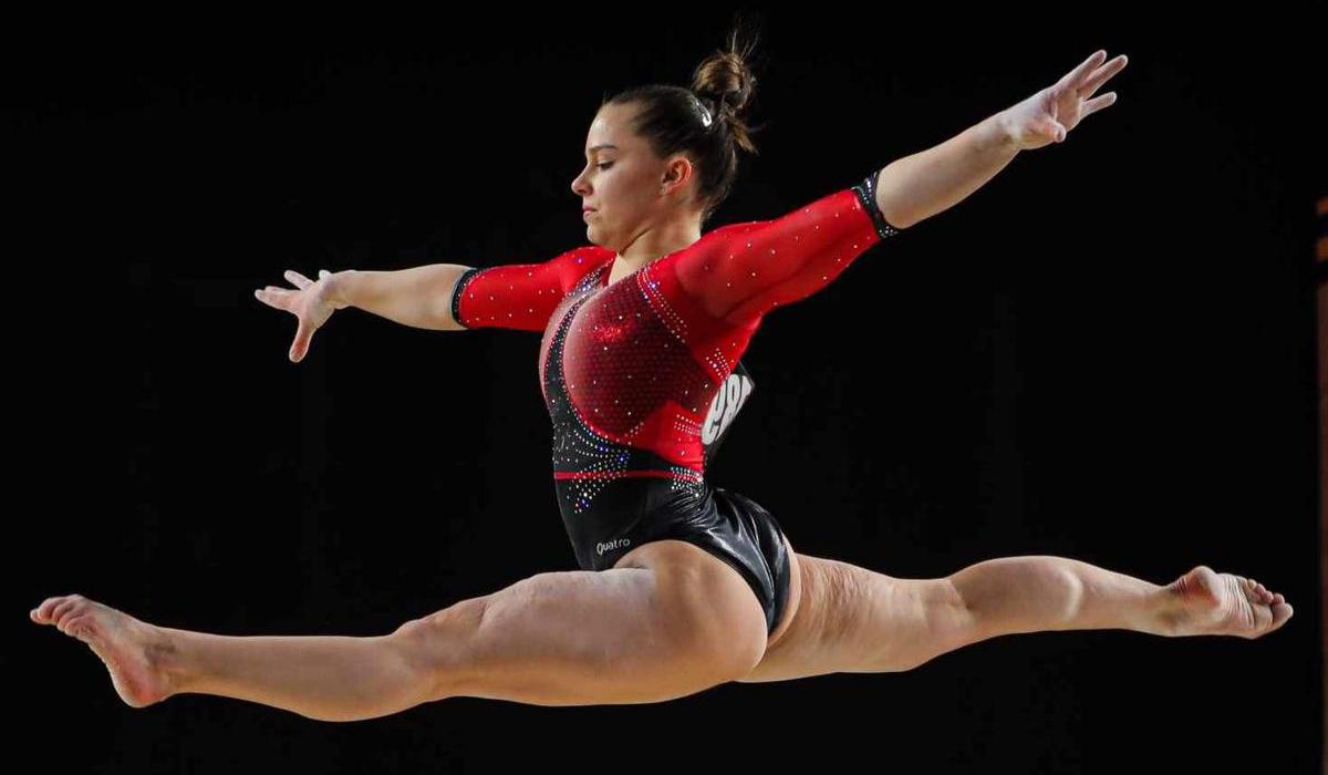 نجوم الأولمبياد يشعلون منافسات كأس العالم للجمباز بالقاهرة