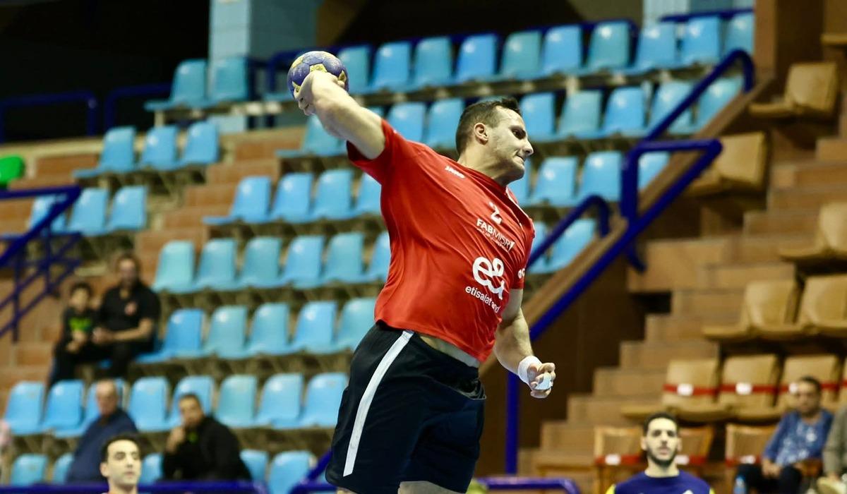 الأهلي يعزز الصدارة والزمالك يواصل المطاردة في دوري اليد