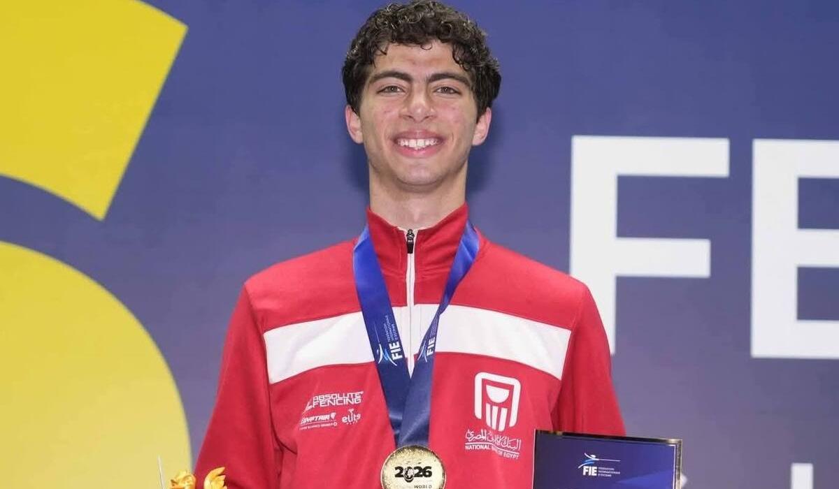 يوسف شامل بطل العالم لسيف المبارزة للناشئين