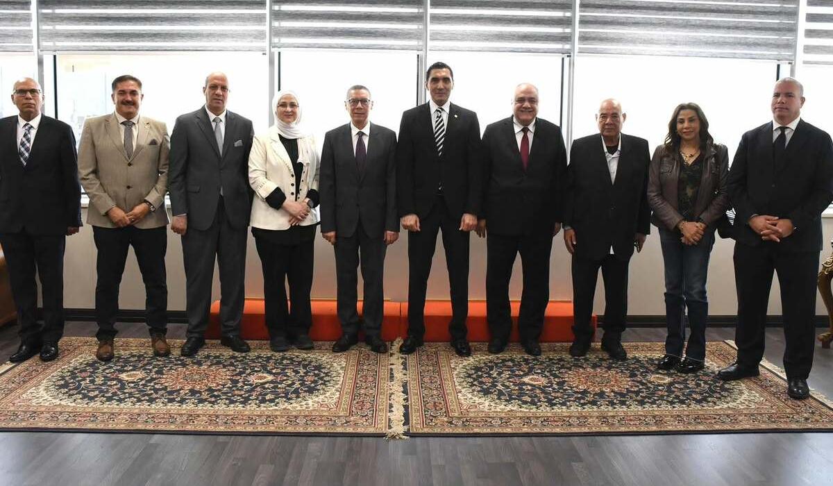 وزير الرياضة يبحث استعدادات الطائرة لبطولات إفريقيا والتأهل لمونديال 2027