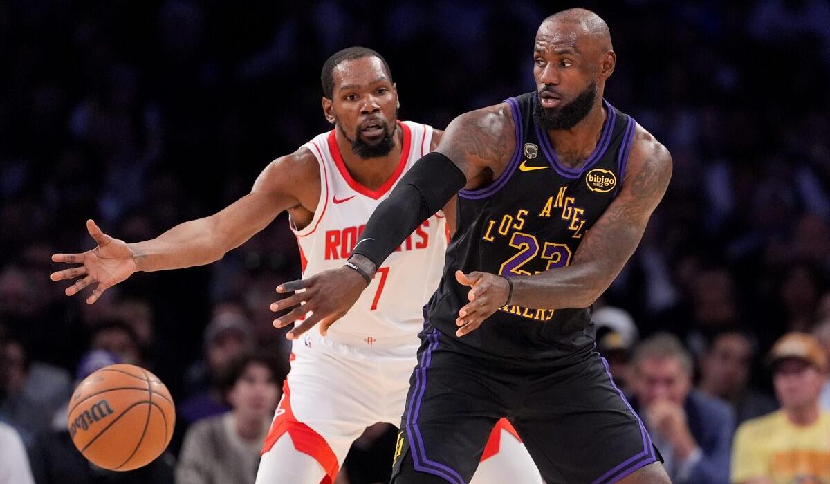 NBA... ليكرز يتقدم 2-0 على هيوستن رغم الغيابات في البلاي أوف | شاهد