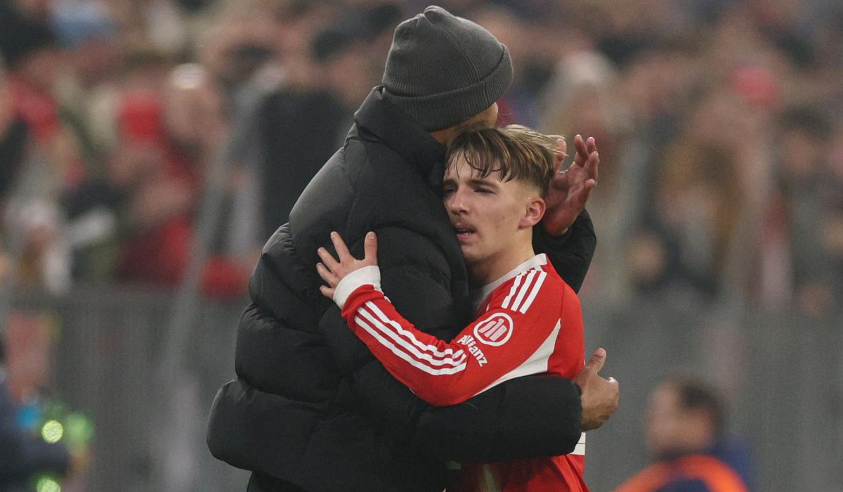 كومباني يشيد بنجمه الشاب ويصفه بالخطير