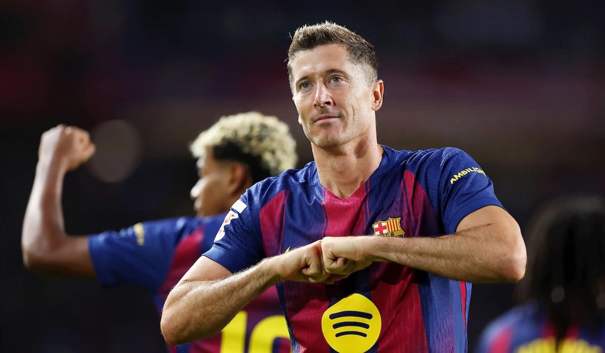 ليفاندوفسكي مستعد لتقليص راتبه للبقاء في كامب نو