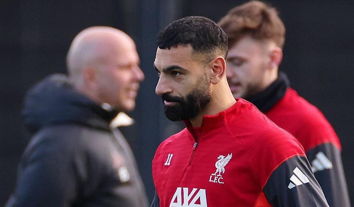 سلوت يعقد محادثة مع صلاح اليوم لتحديد موقفه من مباراة برايتون