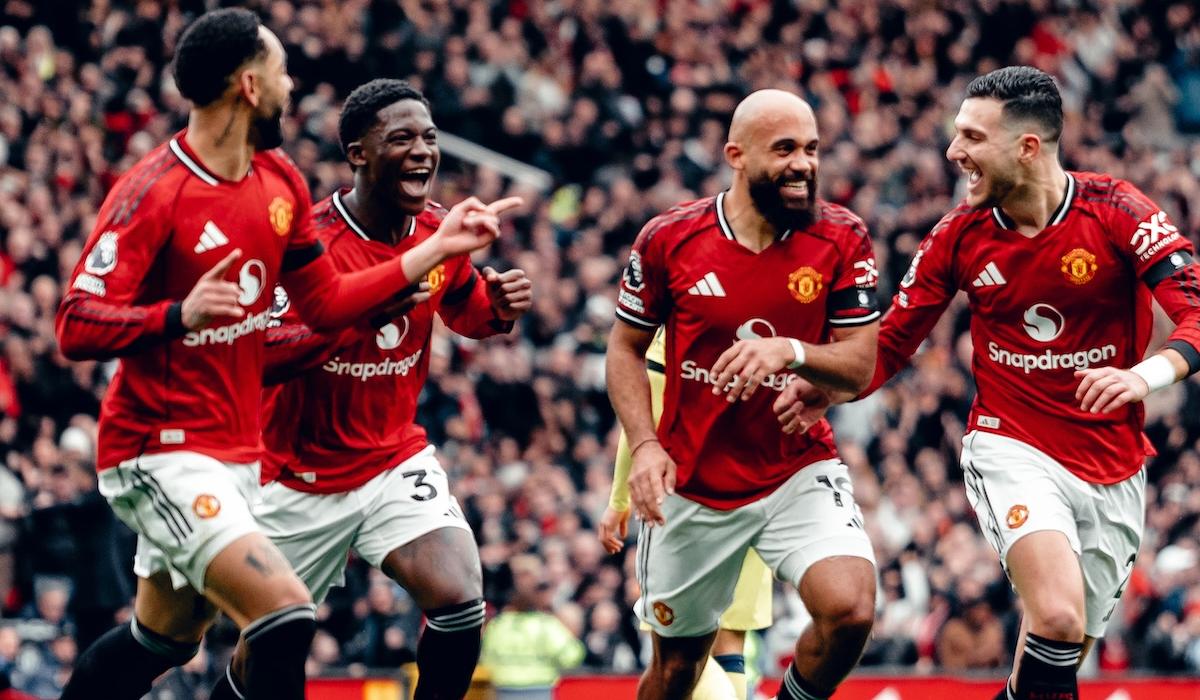 فوز جديد ليونايتد مع كاريك 2-0 أمام توتنهام 