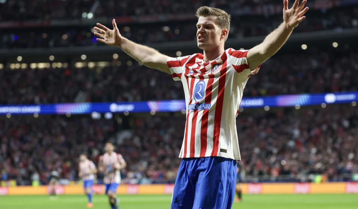 سيميوني: سورلوث مهاجم استثنائي