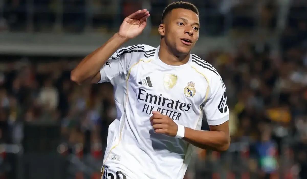 مبابي خارج قائمة مباراة بنفيكا