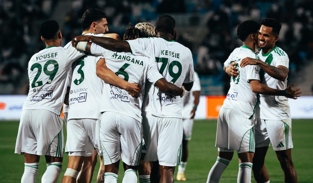 أهلي جدة يستعيد صدارة الدوري بالنيران الصديقة 