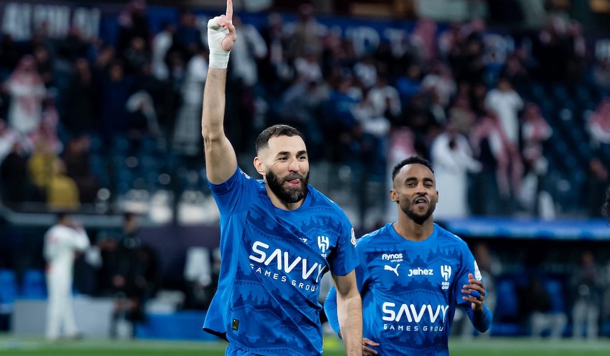 بصافرة أمين عمر.. بنزيما يعود ويقود الهلال لاكتساح النجمة 