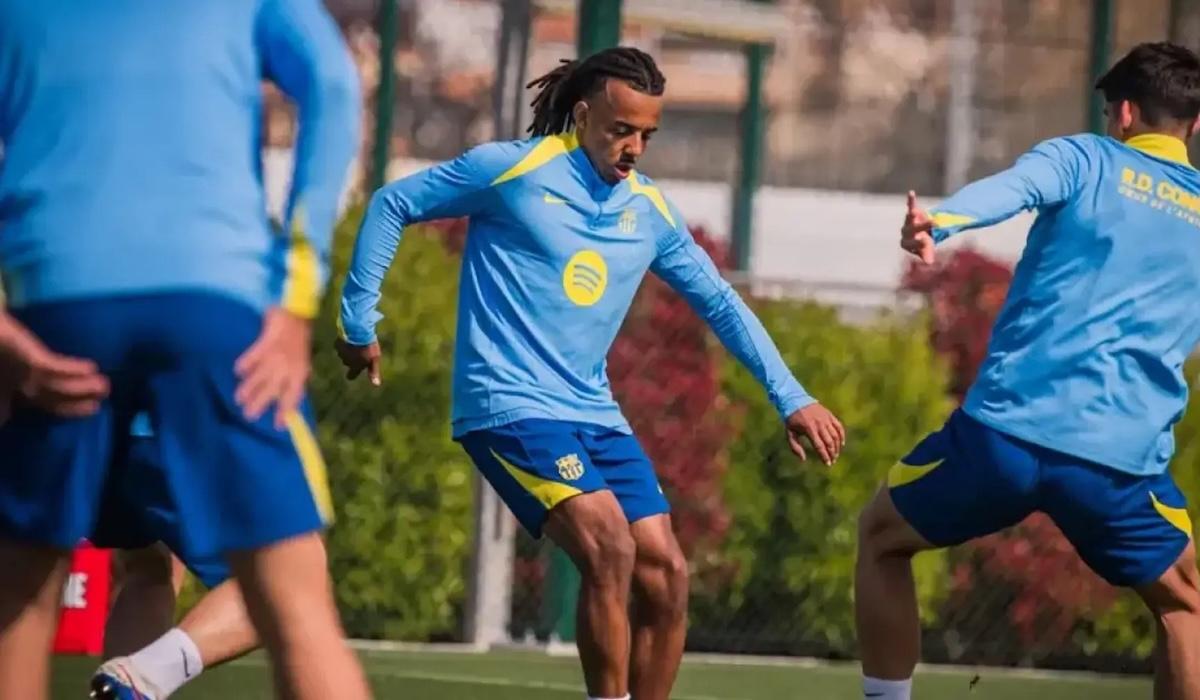 برشلونه يستعيد ثلاثة من مدافعيه قبل موقعة أتلتيكو