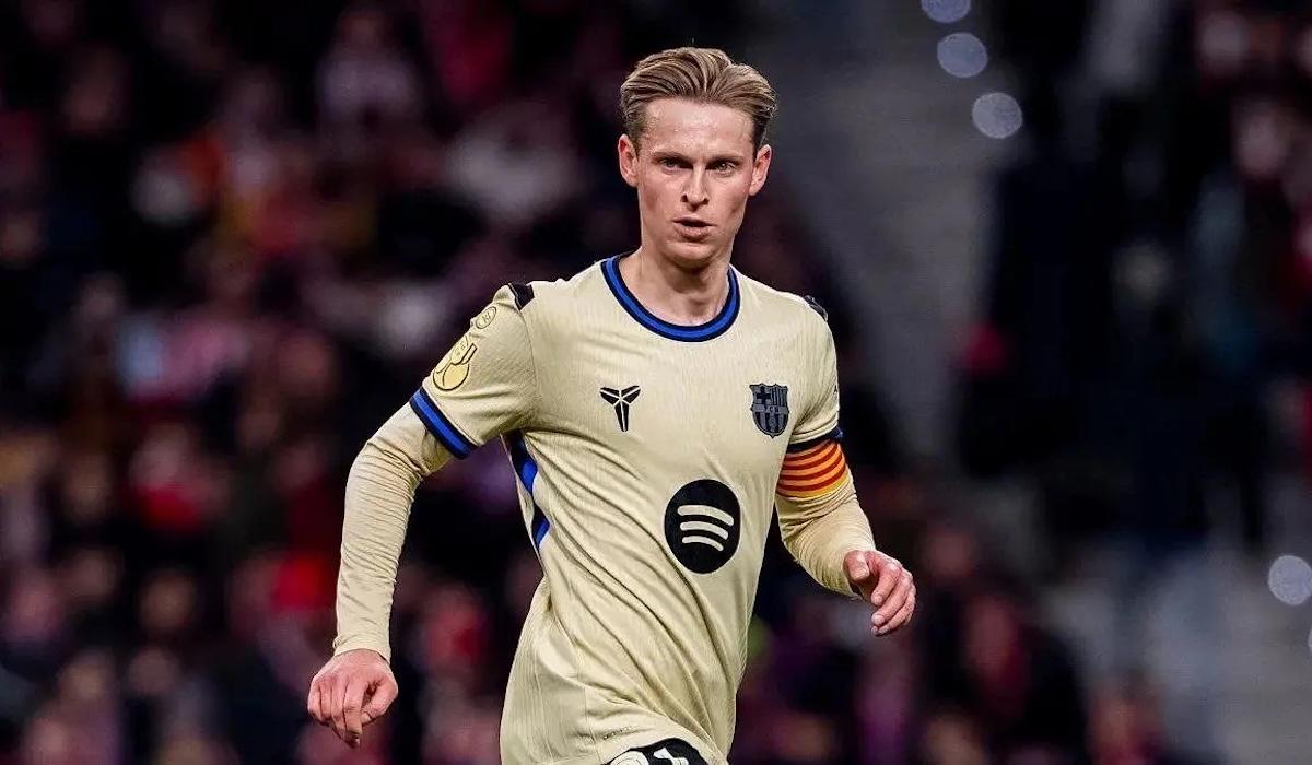 دي يونج يعود لقائمة برشلونه في الديربي