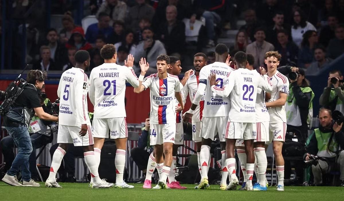 باريس يسقط على ملعبه أمام ليون بالدوري 