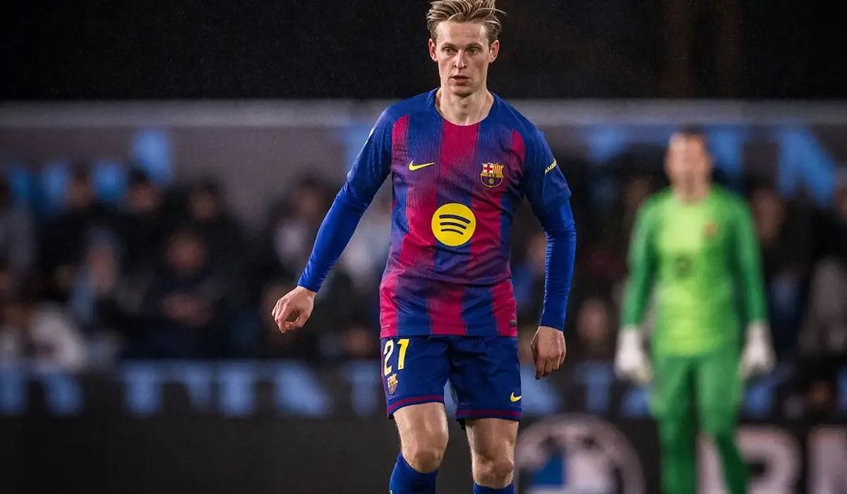 دي يونج: لا أفكر في الرحيل عن برشلونه
