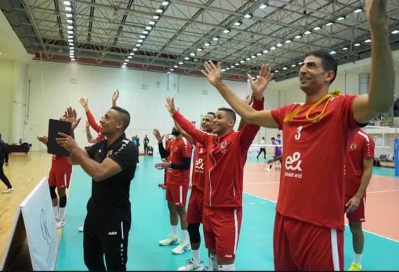 الأهلي يلحق بركب المتأهلين لربع نهائي البطولة العربية للطائرة