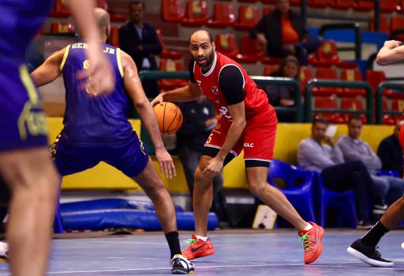 الإصابة تبعد عمرو الجندي عن سلة الأهلي لمدة قد تصل لـ8 أسابيع