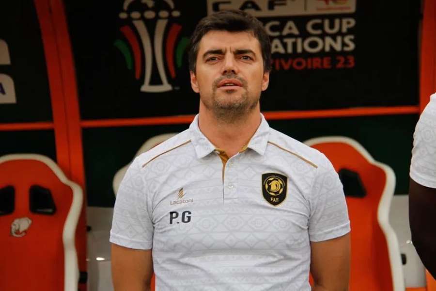 مدرب أنجولا: وجود مصر في المجموعة يصعب مهمتنا