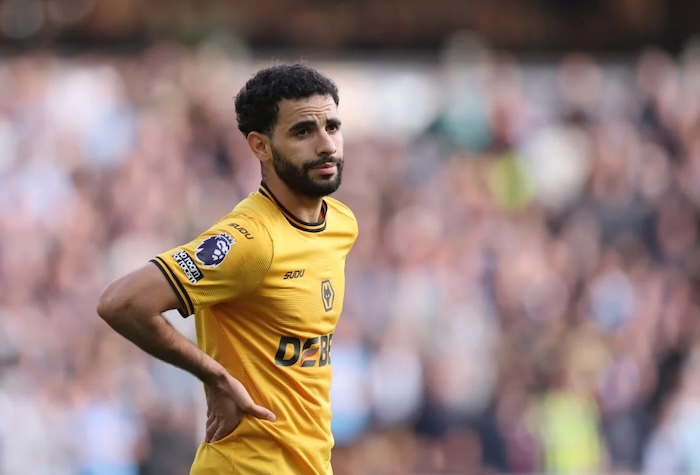 ظهير ولفرهامبتون يجذب أنظار عملاق إيطاليا