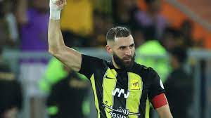 بنزيما يكشف عن تجربته في الدوري السعودي
