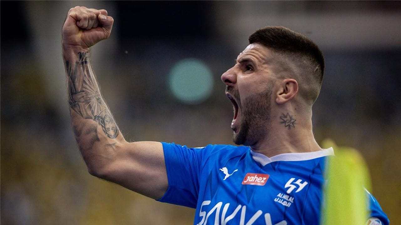 ميتروفيتش يعود للهلال بعد التوقف الدولي