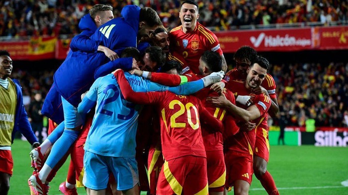 دي لا فوينتي: مباراة هولندا تشبه مباريات اليورو