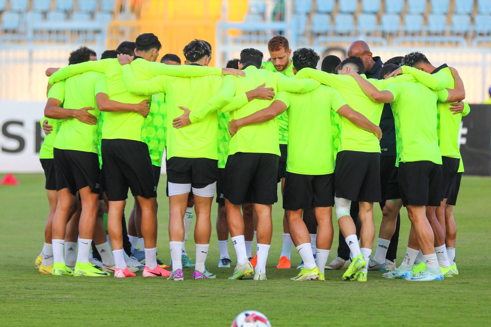 بوجلبان يمنح راحة 48 ساعة للاعبي المصري