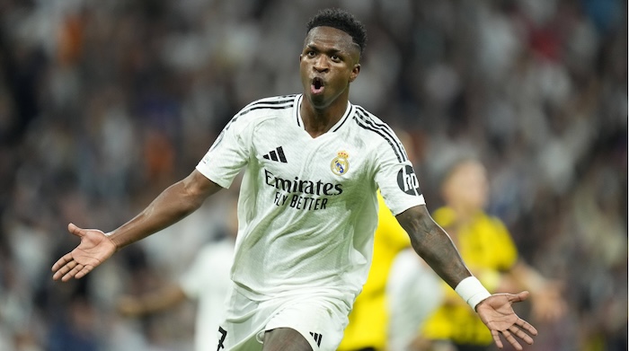 نجم ريال مدريد يوافق على التجديد لمدة 5 مواسم