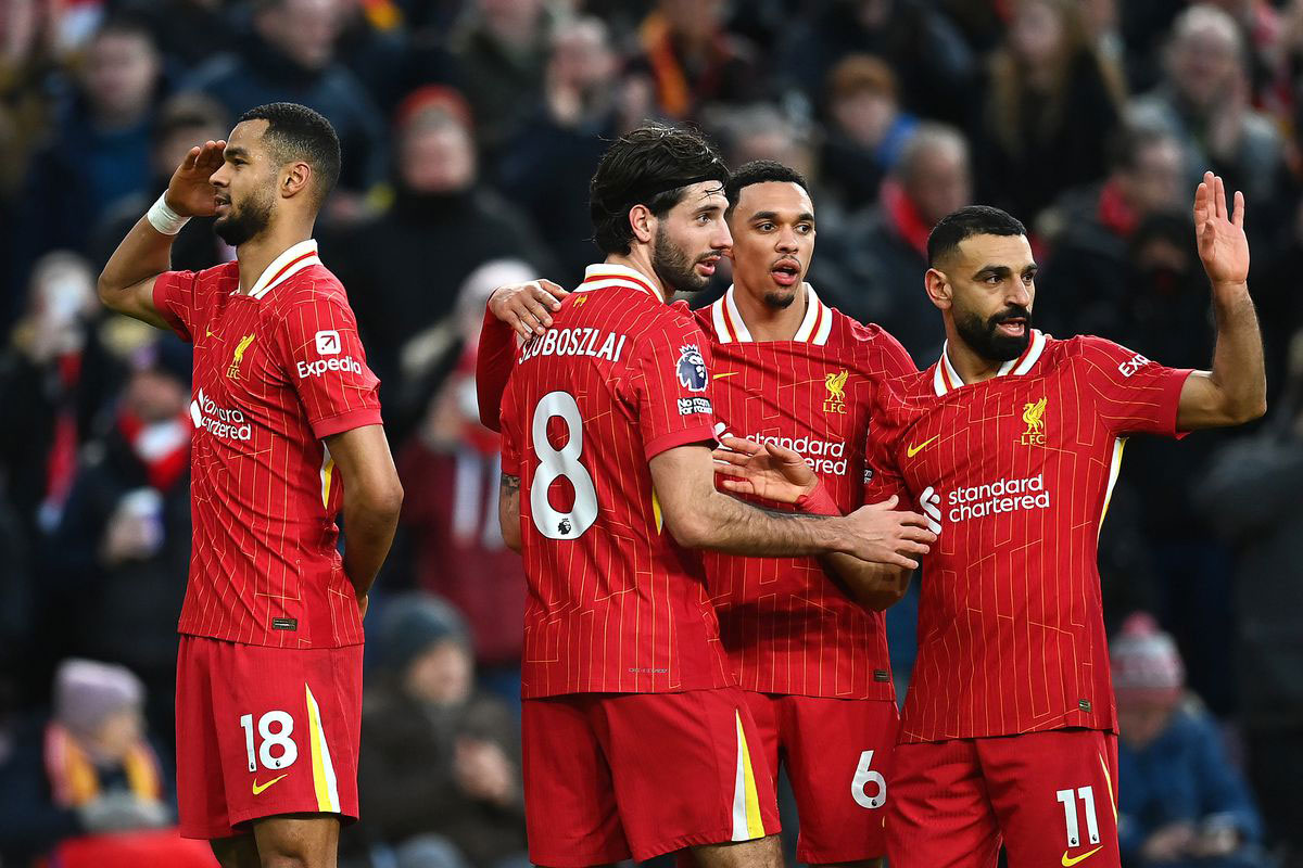 صلاح يزين ليلة تتويح ليفربول بهدف في توتنهام