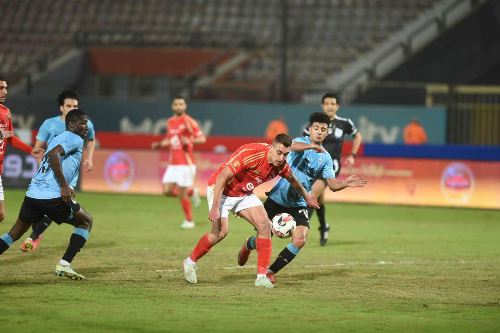 الأهلي يوضح موقفه من مشاركة جراديشار بيورو الشباب