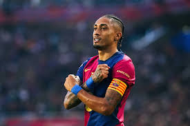 برشلونة يبدأ مفاوضاته مع رافينيا لتجديد العقد