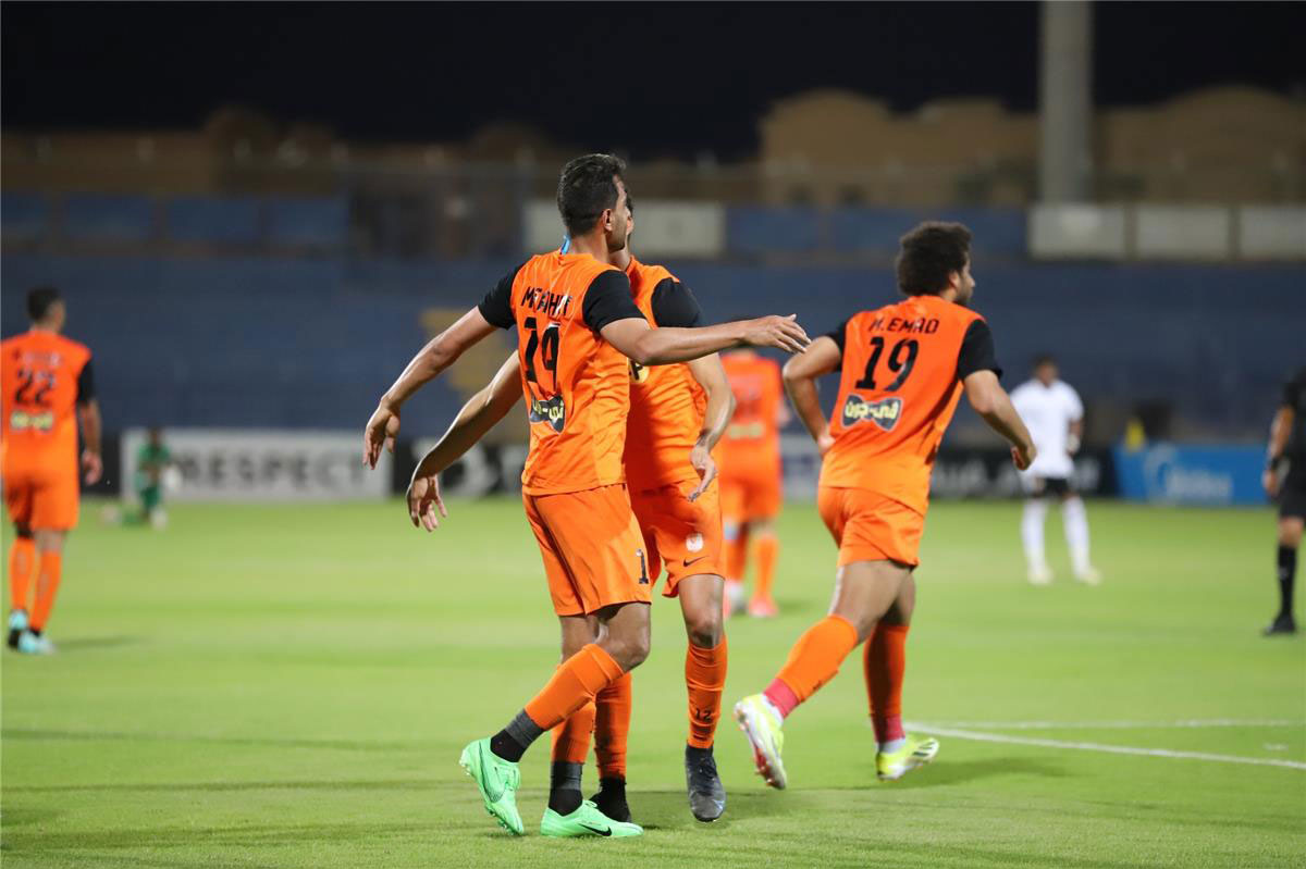 فاركو يباغت بيراميدز بثلاثية