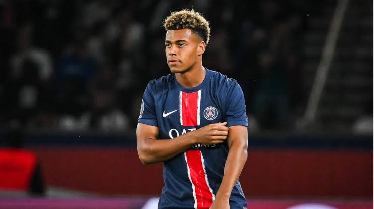 ريال مدريد يوجه أنظاره نحو جناح بي إس جي