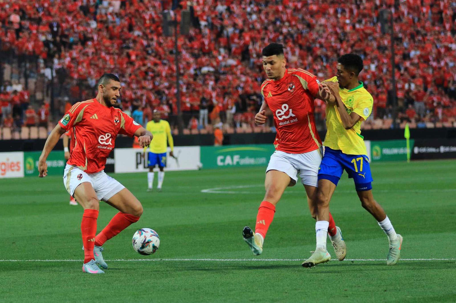 ربيعة يقترب من الرحيل عن الأهلي