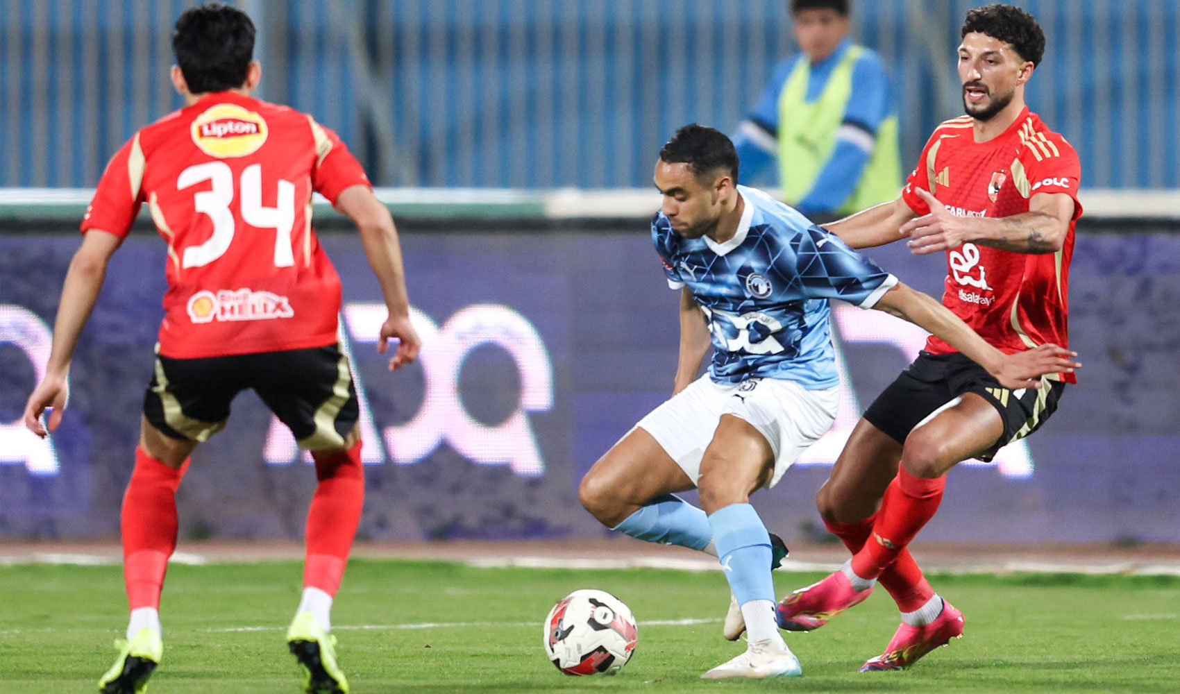 بيراميدز: الأهلي لم يطلب ضم عادل والشيبي
