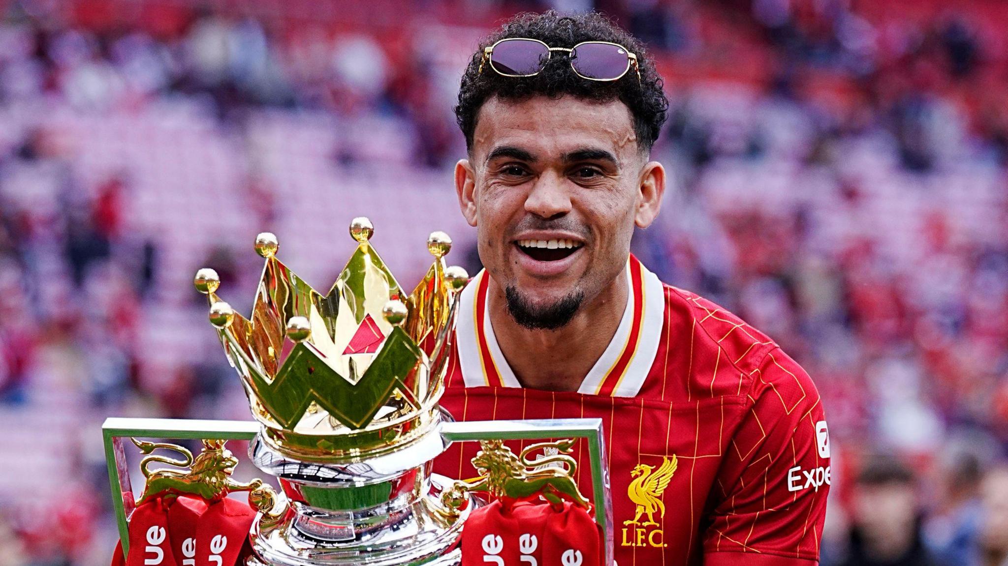 دياز ينوي تقديم طلب بالرحيل عن ليفربول