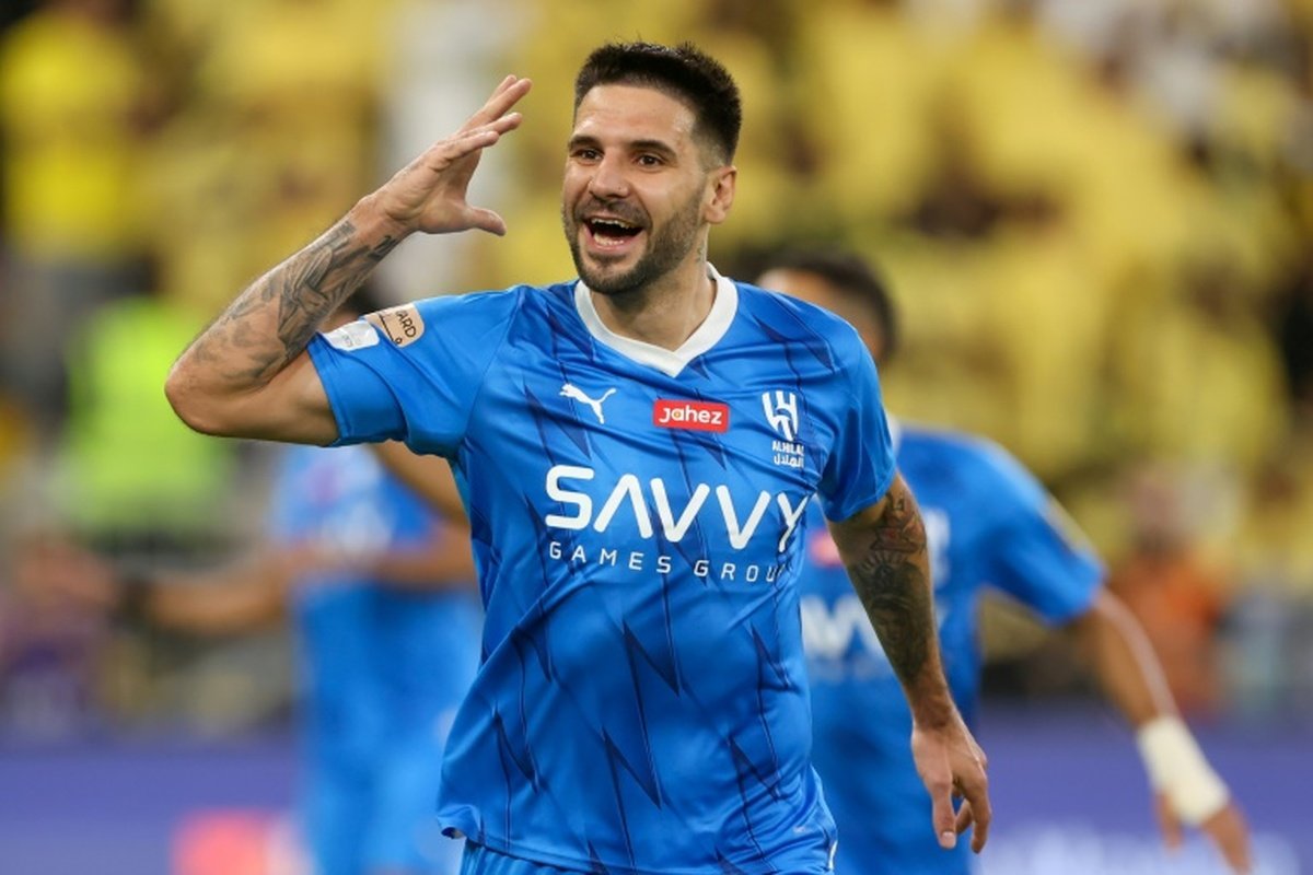 إنزاجي يحدد قائمة الراحلين عن الهلال
