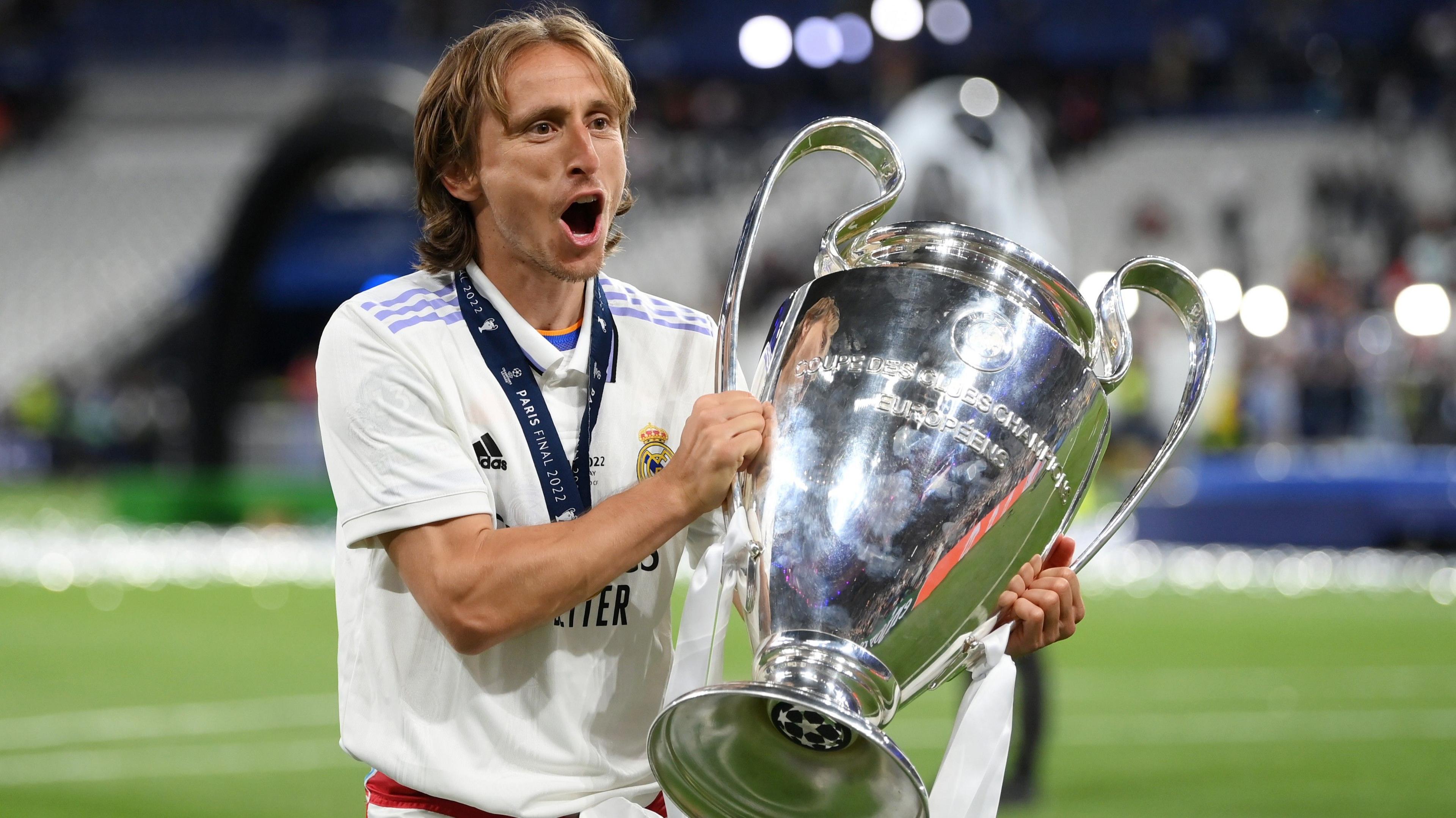 مودريتش ينضم إلى ميلان