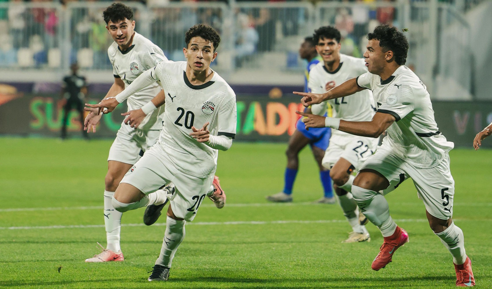 منتخب الشباب يعاود تدريباته بمركز المنتخبات