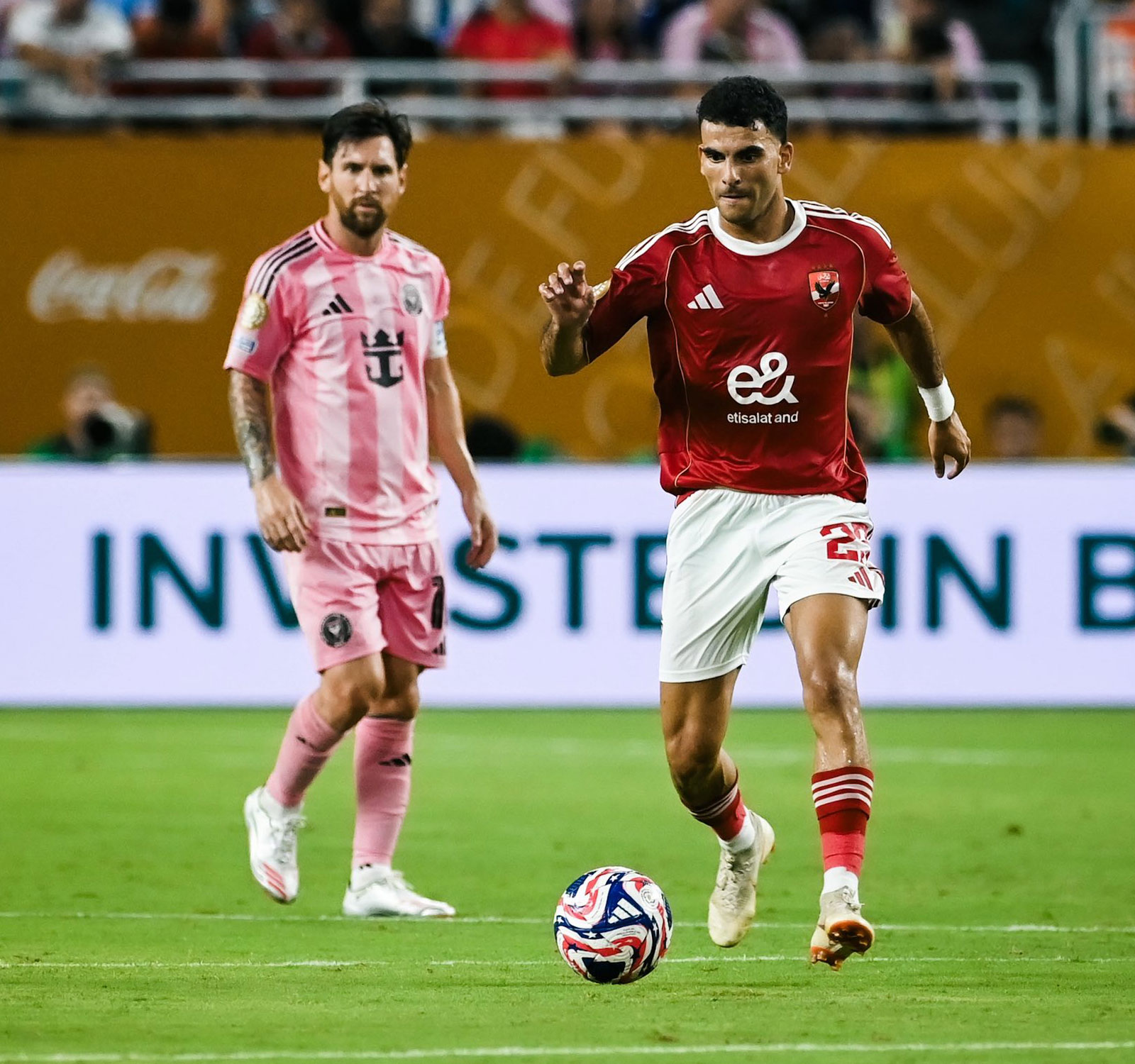 الأهلي يشكو جماهير الزمالك بسبب زيزو