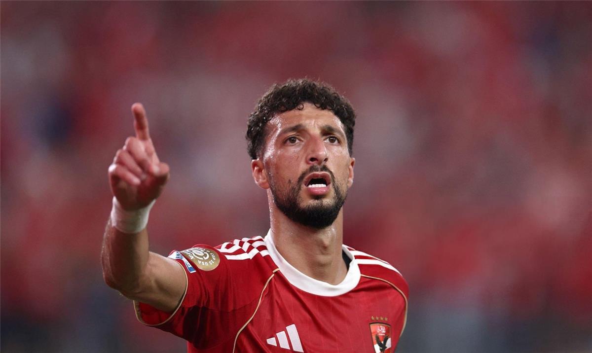 شوبير ينفي طلب وسام أبو علي البقاء في الأهلي 6 أشهر