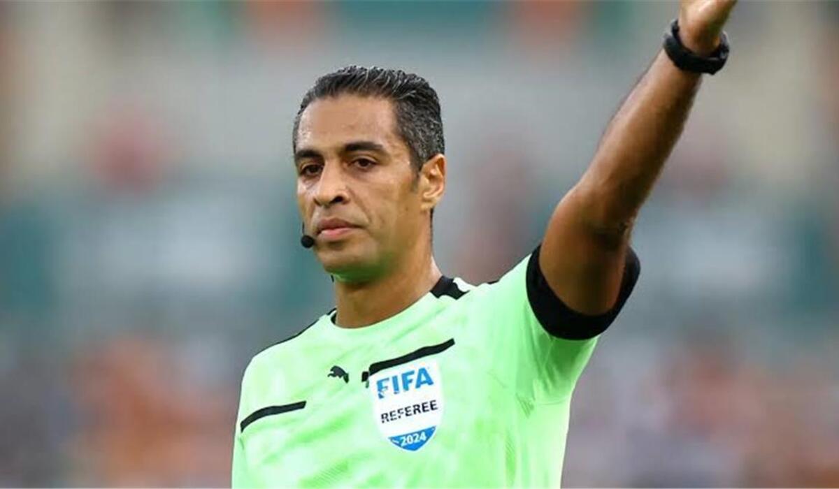 بيراميدز يشكو الحكم أمين عمر